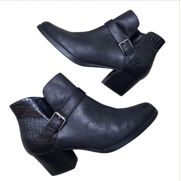 Baretraps Lexis Block Heel Bootie Black Size 7 1/2 Medium - Picture 1 of 15